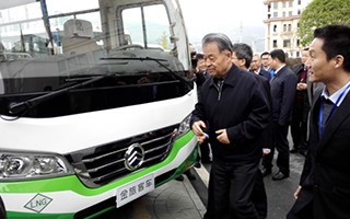 �þ�Ϊ�� ���οͳ�Ͷ�����ĺ�ũ��·��