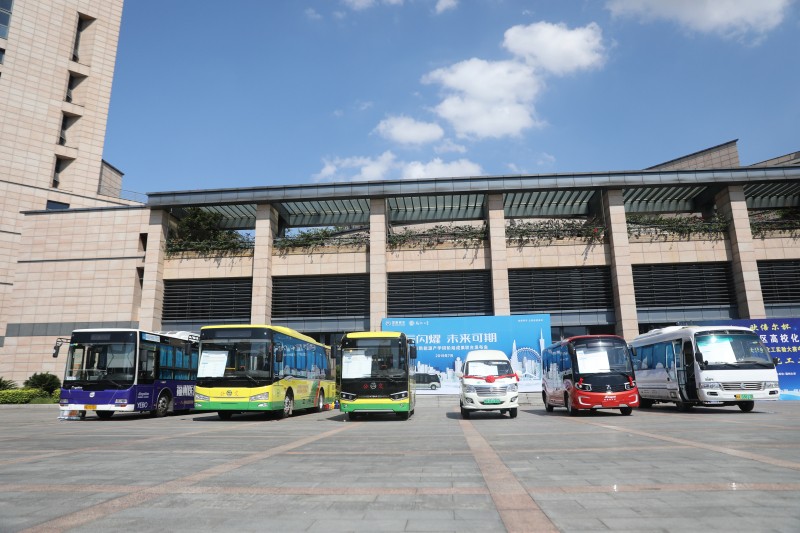 �����������ʱ��������������������Я�ֹ�ҵ������ͬ����������Դ��ѧ�н׶�Ч��