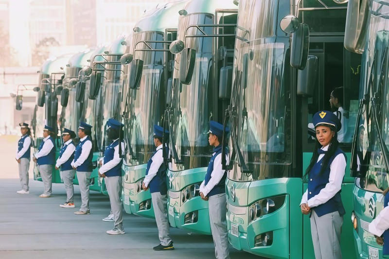 �а�Я�ֿ�����ɫ��ͨ��ƪ�£����οͳ��������繫����������������